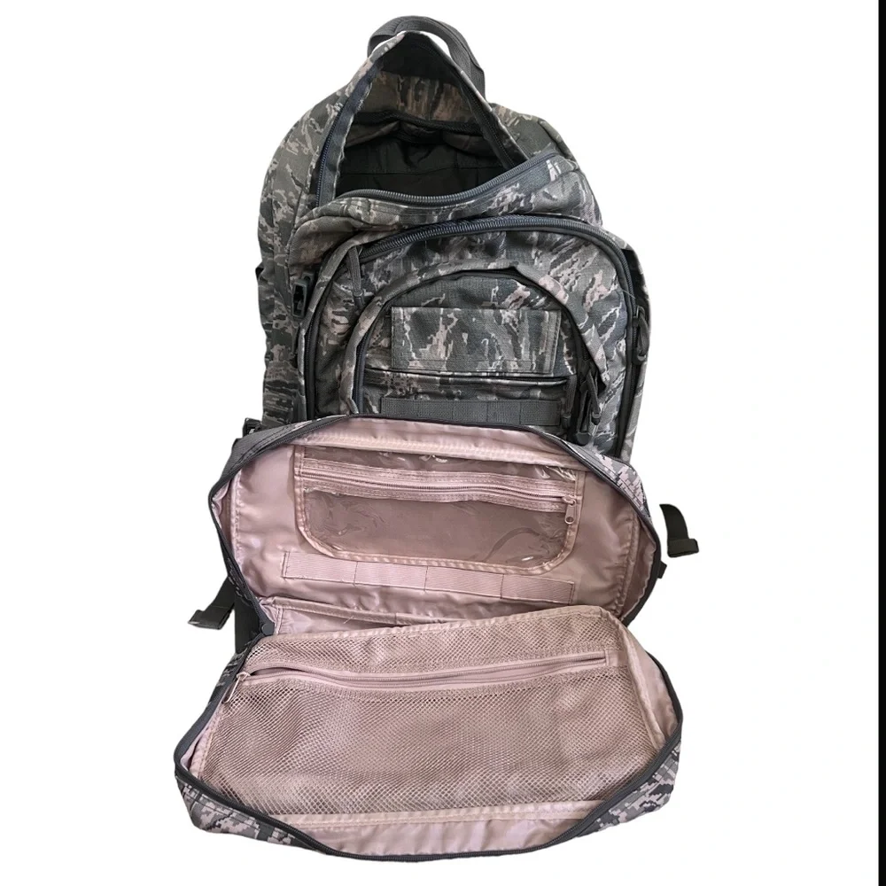 Bug out gear tactical backpack w toiletry bag